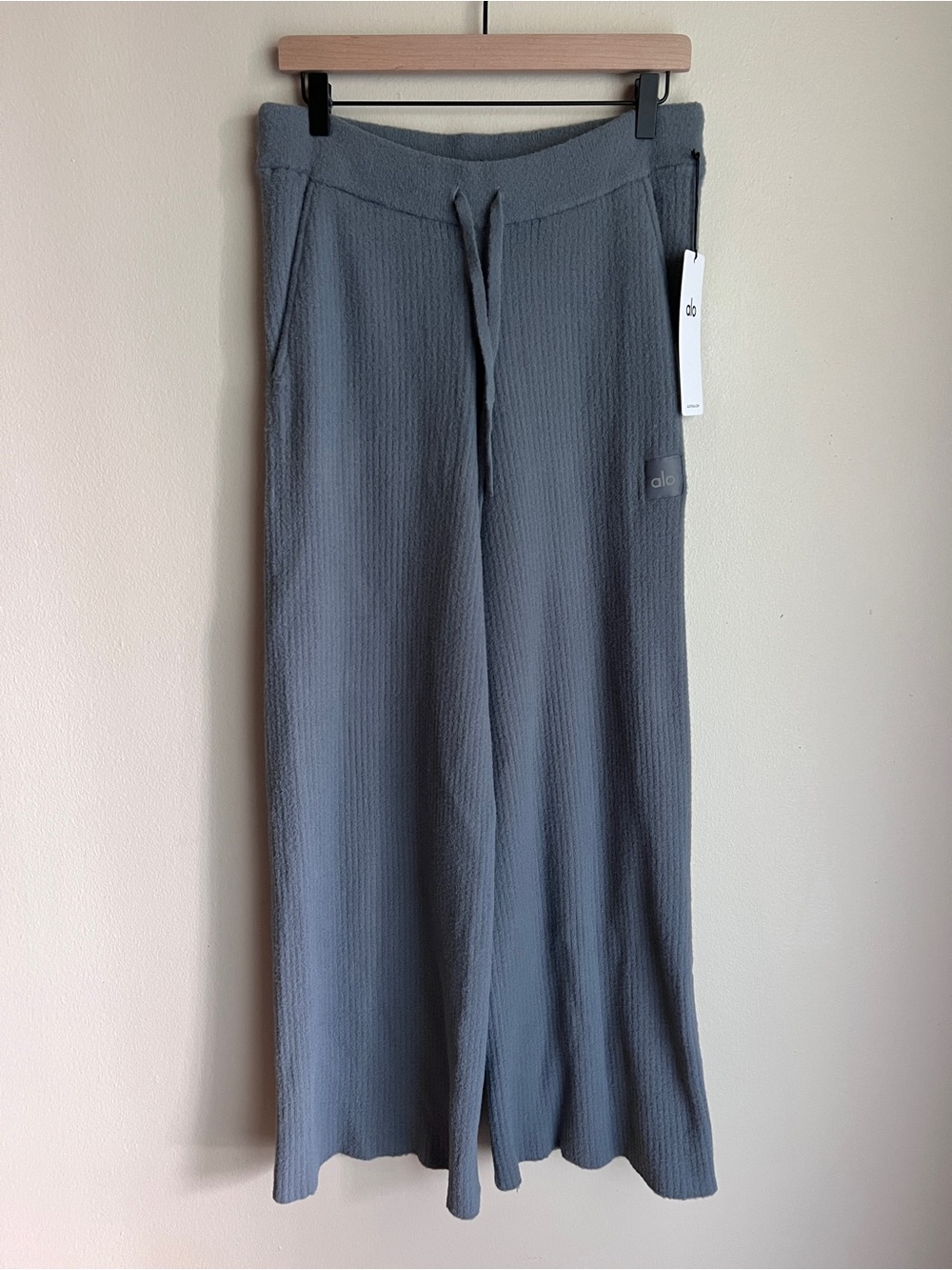 Alo Women’s Snuggle Up Sweater High Waist Wide Leg Pant Steel Grey Size L - Picture 2 of 15